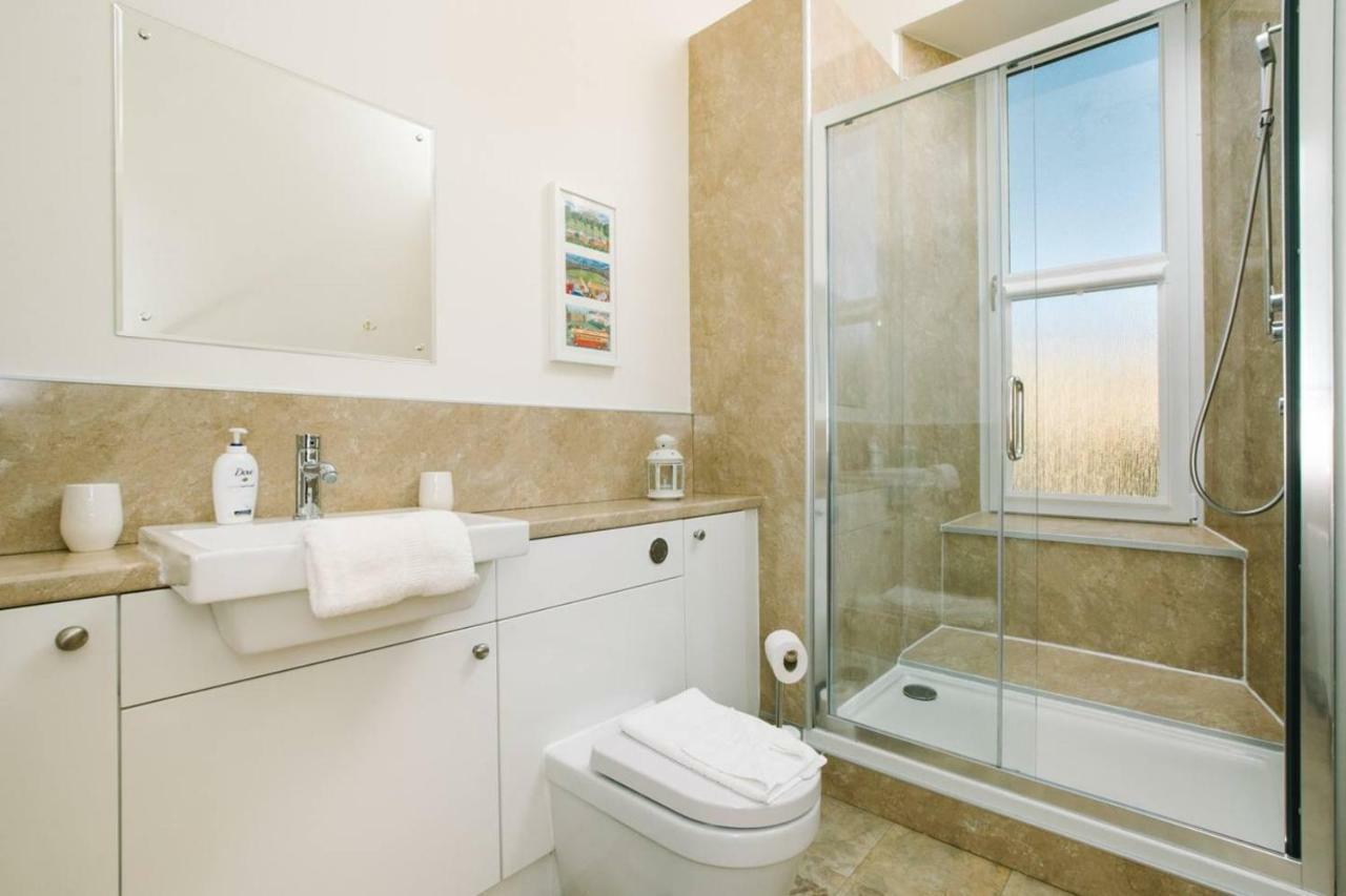 Joivy Great Location! Heart Of City Centre 3Bed Apartment Единбург Екстериор снимка