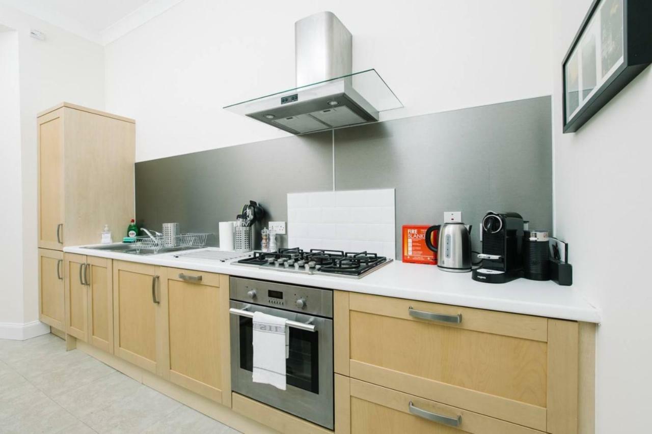 Joivy Great Location! Heart Of City Centre 3Bed Apartment Единбург Екстериор снимка