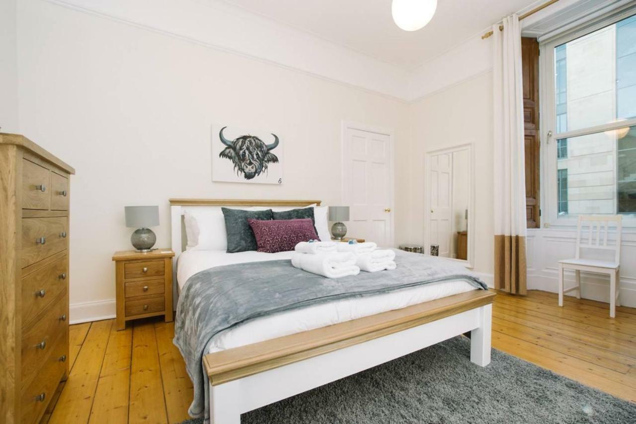 Joivy Great Location! Heart Of City Centre 3Bed Apartment Единбург Екстериор снимка